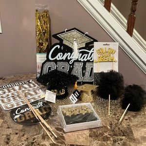 Black/Gold GRADUATION PARTY DECOR